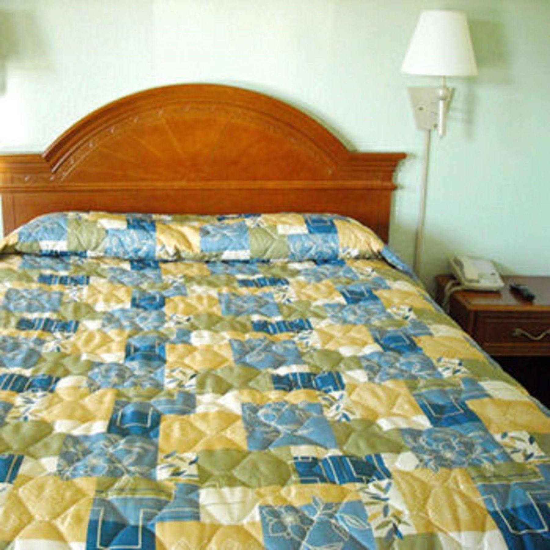 Whispering Pines Motel - Asheville Habitación foto